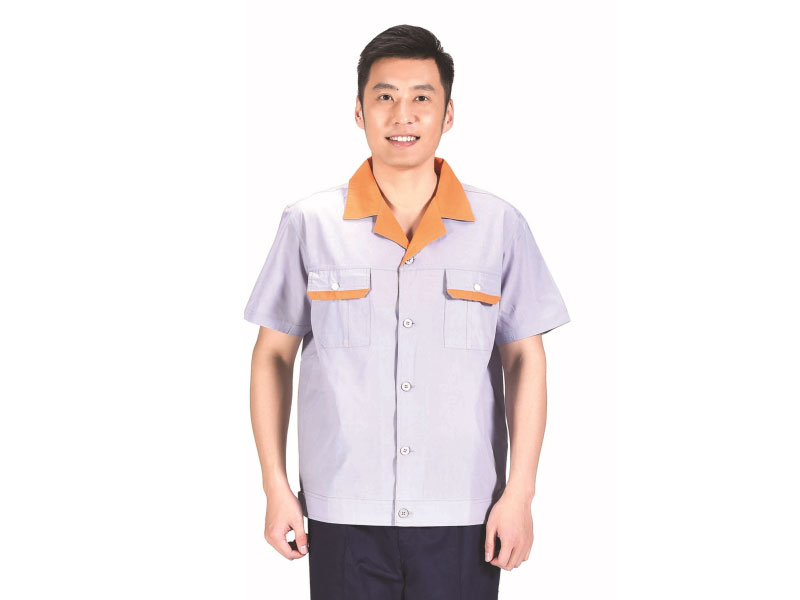 卡珀職業(yè)裝是集合設(shè)計(jì)，生產(chǎn)、定做定制工做服為一體的工服訂制企業(yè)，打造高級(jí)工服專(zhuān)屬定制、批發(fā)、工  藝生產(chǎn)制作，面料舒適,價(jià)格實(shí)惠的企業(yè)。